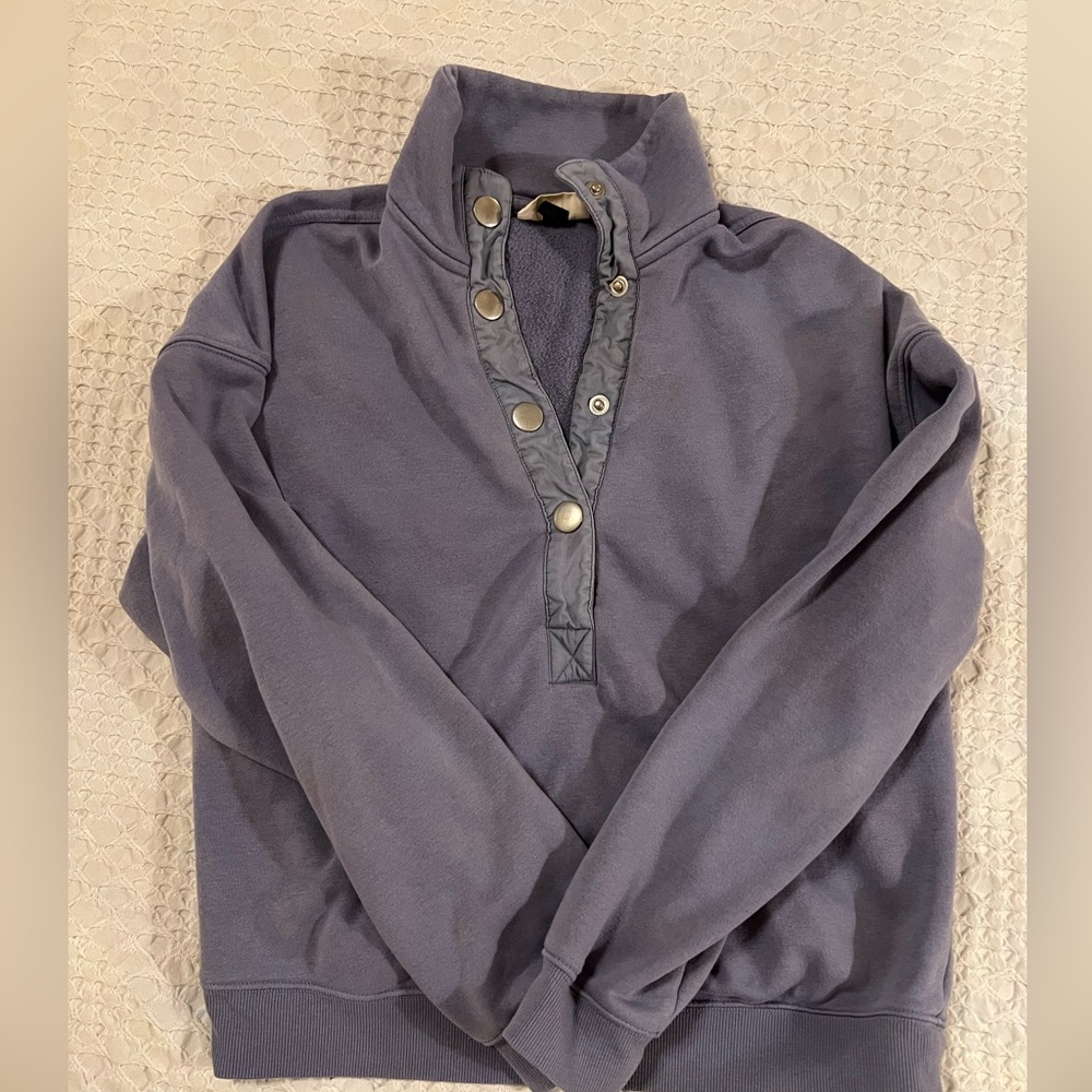 Target - Universal Threads sweatshirt pullover